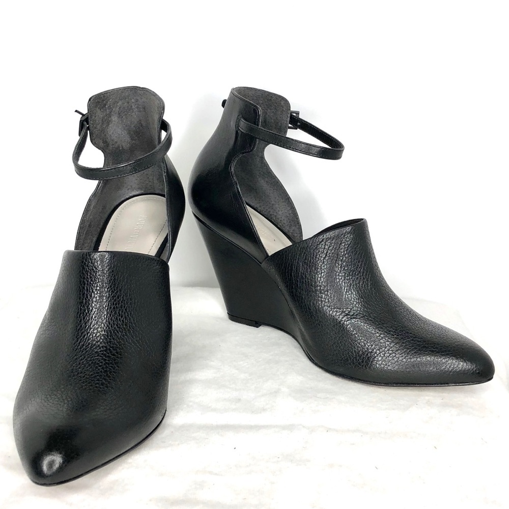 NWOT Pour La Victoire Black Leather Wedge Heels